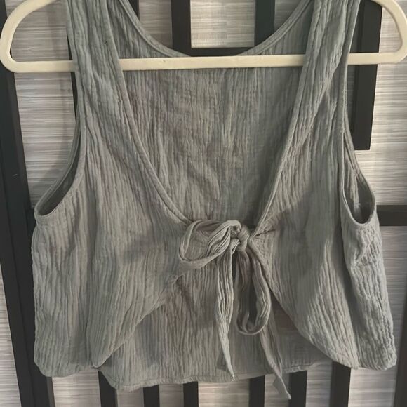 Lulus sage green cotton gauze cropped top with open tie back size M - Picture 2 of 5